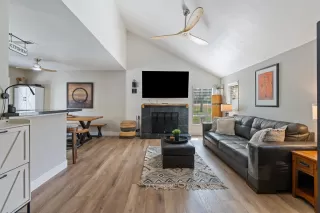 Photo #6: 226033410 Listing 