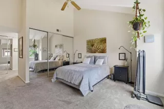 Photo #4: 226033539 Listing