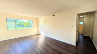 Photo #3: 226033649 Listing 