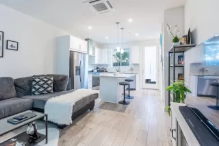 Photo #2: 226033740 Listing