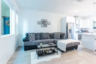 Photo #3: 226033740 Listing