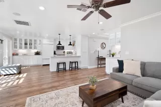 Photo #1: 226033746 Listing 