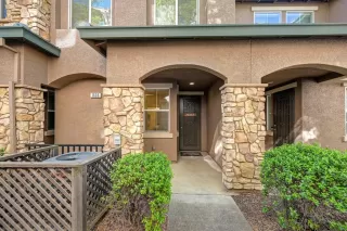 Photo #2: 226033906 Listing