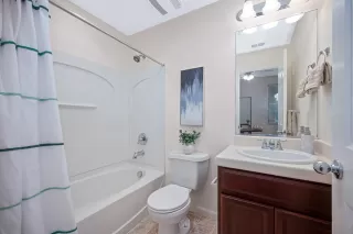 Photo #6: 226033906 Listing