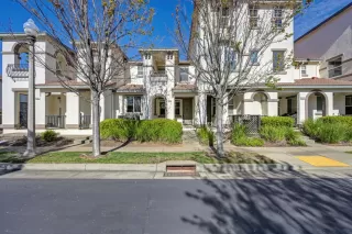 Photo #2: 226034044 Listing