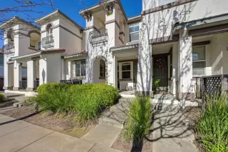 Photo #4: 226034044 Listing