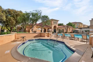 Photo #3: 226034763 Listing 