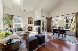 Photo #3: 226034794 Listing 