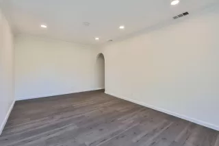 Photo #3: 226035078 Listing 