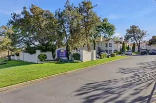 Photo #1: 226035803 Listing