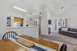 Photo #2: 226035803 Listing