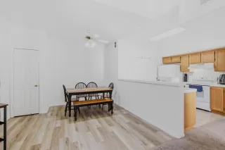 Photo #3: 226035803 Listing