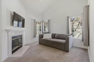 Photo #4: 226035803 Listing