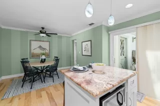 Photo #4: 226036494 Listing
