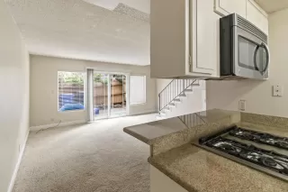 Photo #4: 226036836 Listing 