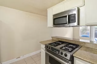 Photo #5: 226036836 Listing 