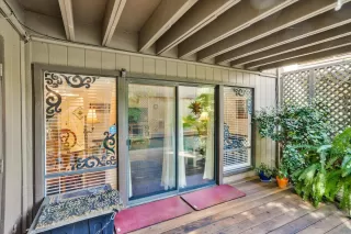 Photo #4: 226036889 Listing