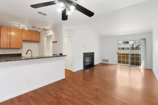 Photo #2: 226037455 Listing