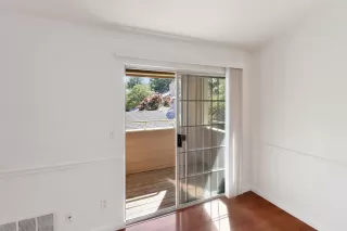 Photo #5: 226037455 Listing