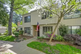 Photo #2: 226037562 Listing