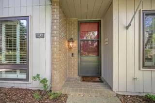 Photo #3: 226037562 Listing