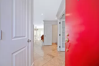 Photo #4: 226037562 Listing