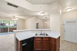 Photo #5: 226038189 Listing 