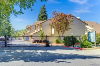 Photo #5: 226038211 Listing 