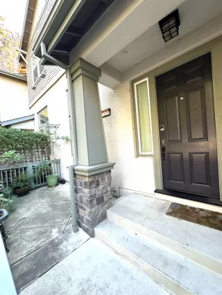 Photo #4: 226038398 Listing