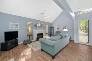 Photo #2: 226039009 Listing 