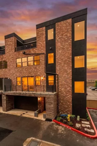 Photo #1: 226040087 Listing 