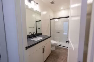 Photo #6: 226040087 Listing 