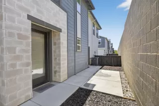 Photo #3: 226040454 Listing 