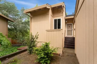 Photo #2: 226040661 Listing 