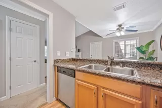 Photo #5: 226040786 Listing 