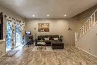 Photo #5: 226040854 Listing