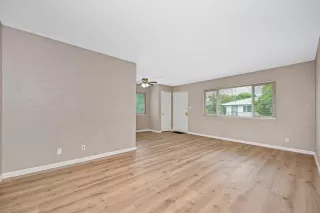 Photo #5: 226040905 Listing