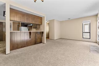 Photo #5: 226041015 Listing 