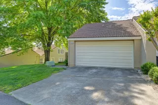 Photo #3: 226041078 Listing