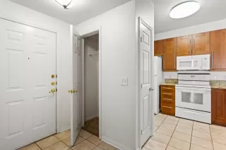 Photo #3: 226041239 Listing