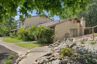 Photo #1: 226041571 Listing