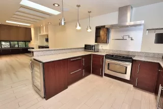 Photo #1: 226041596 Listing