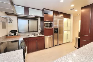 Photo #4: 226041596 Listing