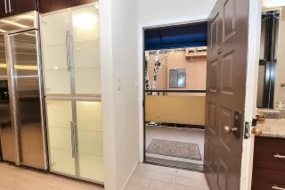 Photo #5: 226041596 Listing