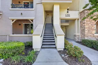 Photo #2: 226041729 Listing 