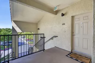 Photo #3: 226041729 Listing 