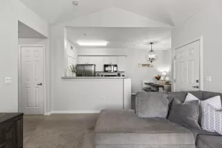 Photo #6: 226041729 Listing 