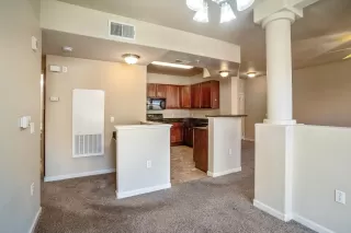 Photo #4: 226041937 Listing 