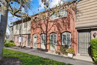 Photo #2: 226042050 Listing