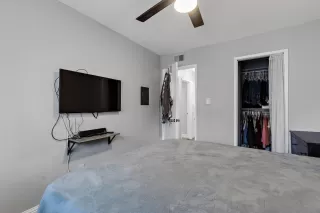 Photo #6: 226042055 Listing